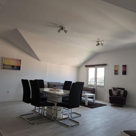 Apartmani Mia Sorajic Petrovac Exteriör bild