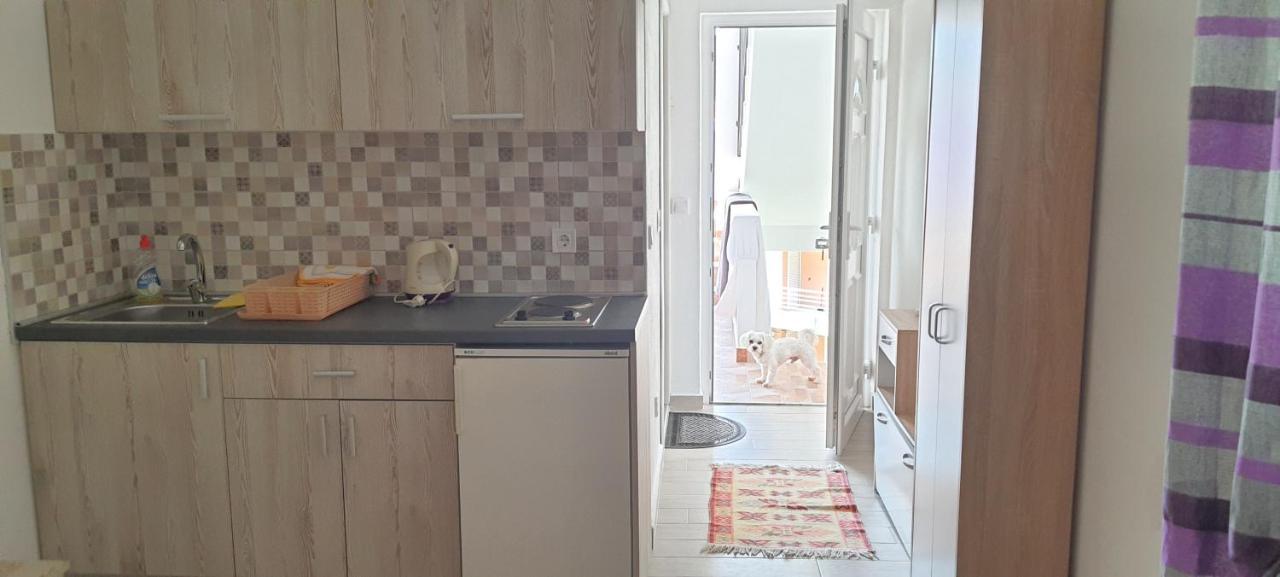 Apartmani Mia Sorajic Petrovac Exteriör bild
