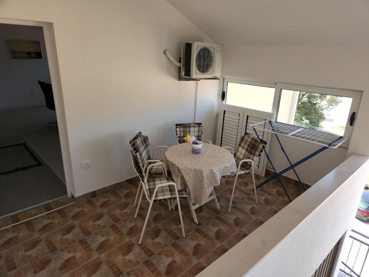 Apartmani Mia Sorajic Petrovac Exteriör bild