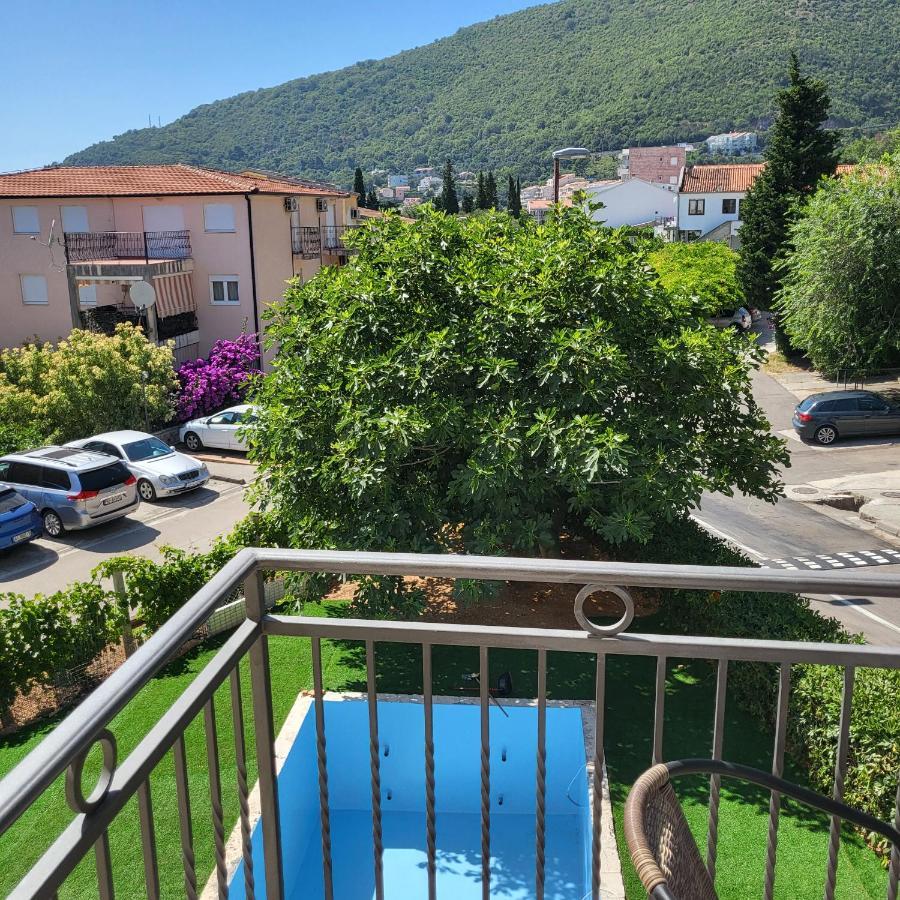Apartmani Mia Sorajic Petrovac Exteriör bild