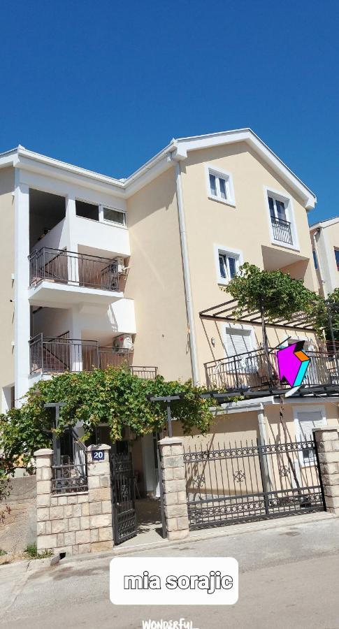 Apartmani Mia Sorajic Petrovac Exteriör bild