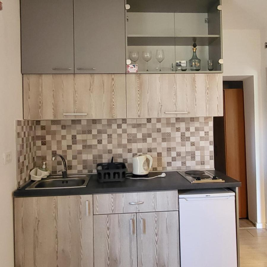 Apartmani Mia Sorajic Petrovac Exteriör bild