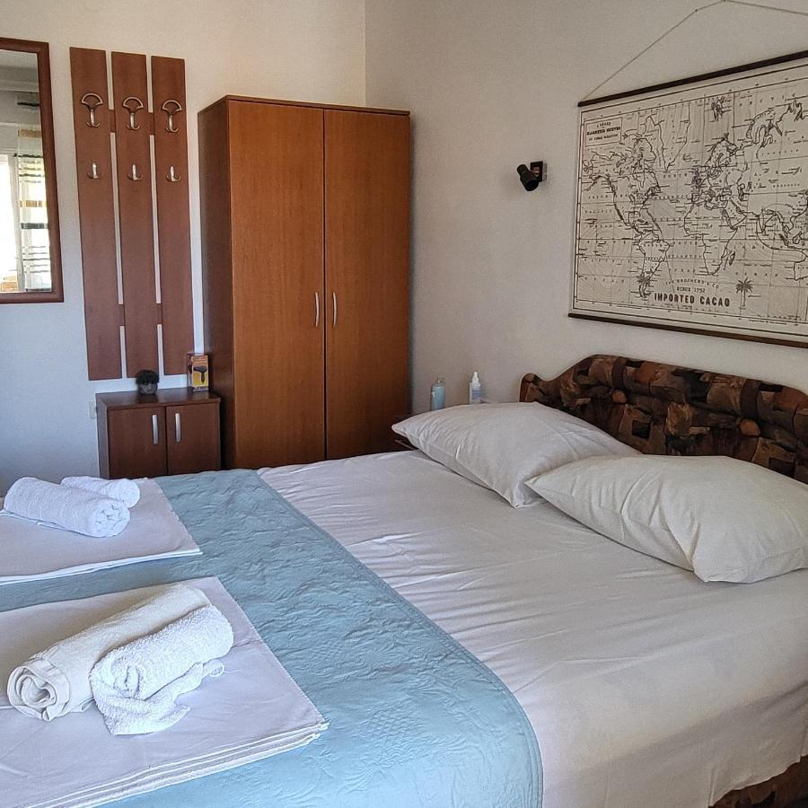 Apartmani Mia Sorajic Petrovac Exteriör bild