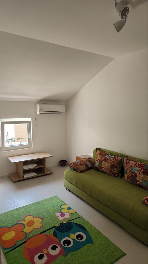 Apartmani Mia Sorajic Petrovac Exteriör bild