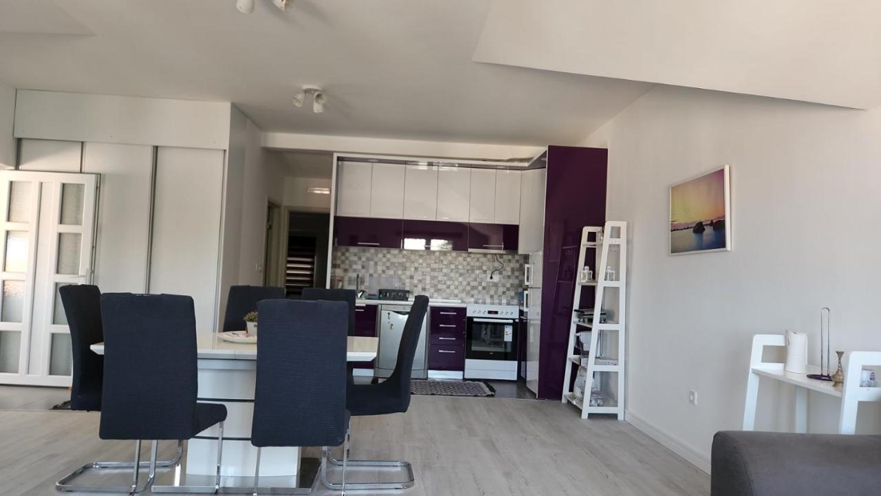 Apartmani Mia Sorajic Petrovac Exteriör bild