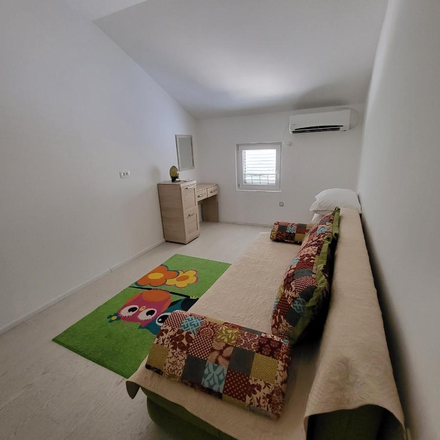 Apartmani Mia Sorajic Petrovac Exteriör bild