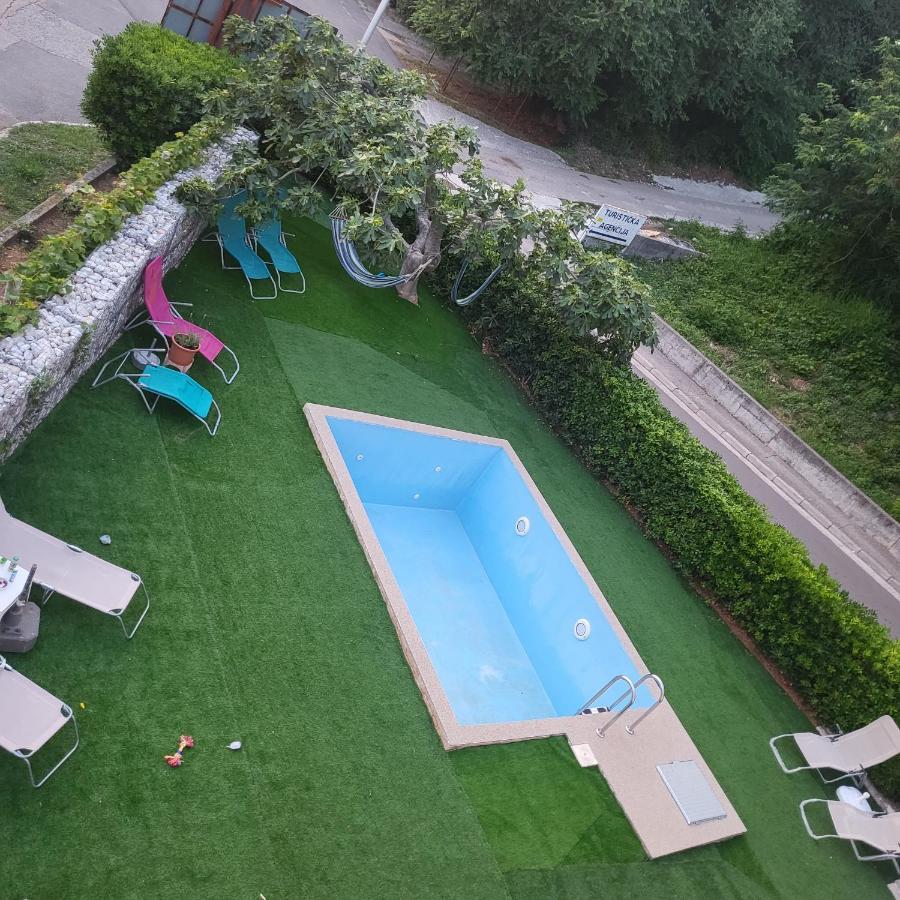 Apartmani Mia Sorajic Petrovac Exteriör bild